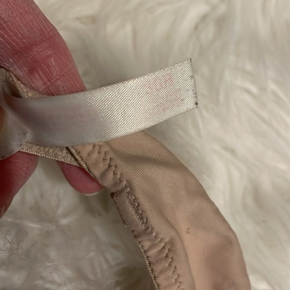 Good used women’s VS Pink bras 3 size 36 B and 1 boomshell plunge size 34 B - Picture 4 of 5